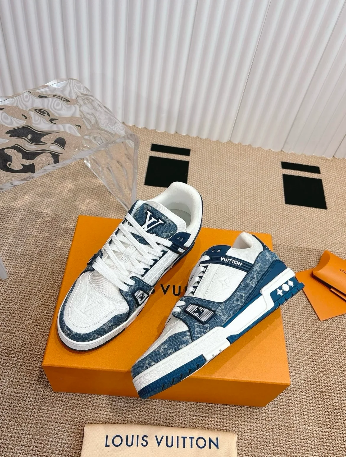 CASUAL footwear